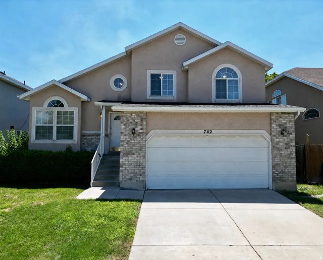 742 E Rowley Dr S, Millcreek