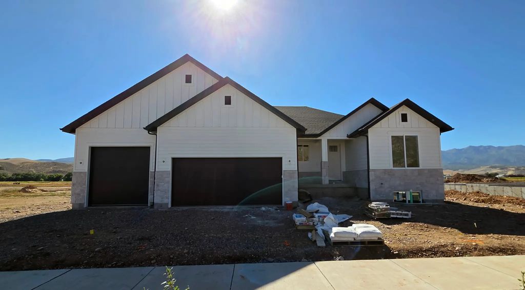 421 N 350 W 114, Morgan