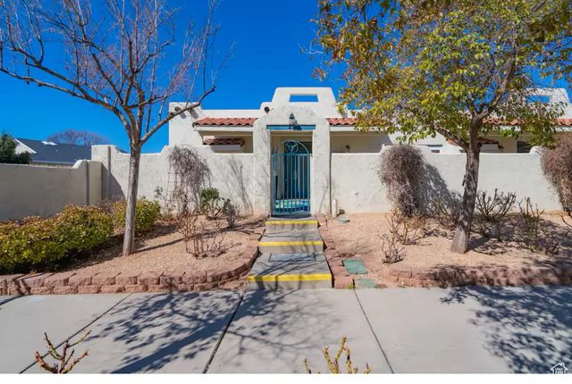 1999 W Canyon View Dr 44, St. George