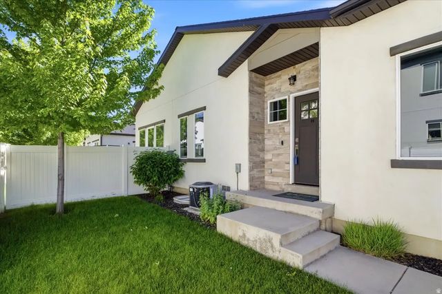 7062 S 300 E, Midvale
