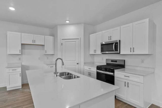 1894 S Queens Garden Dr 4276, Washington