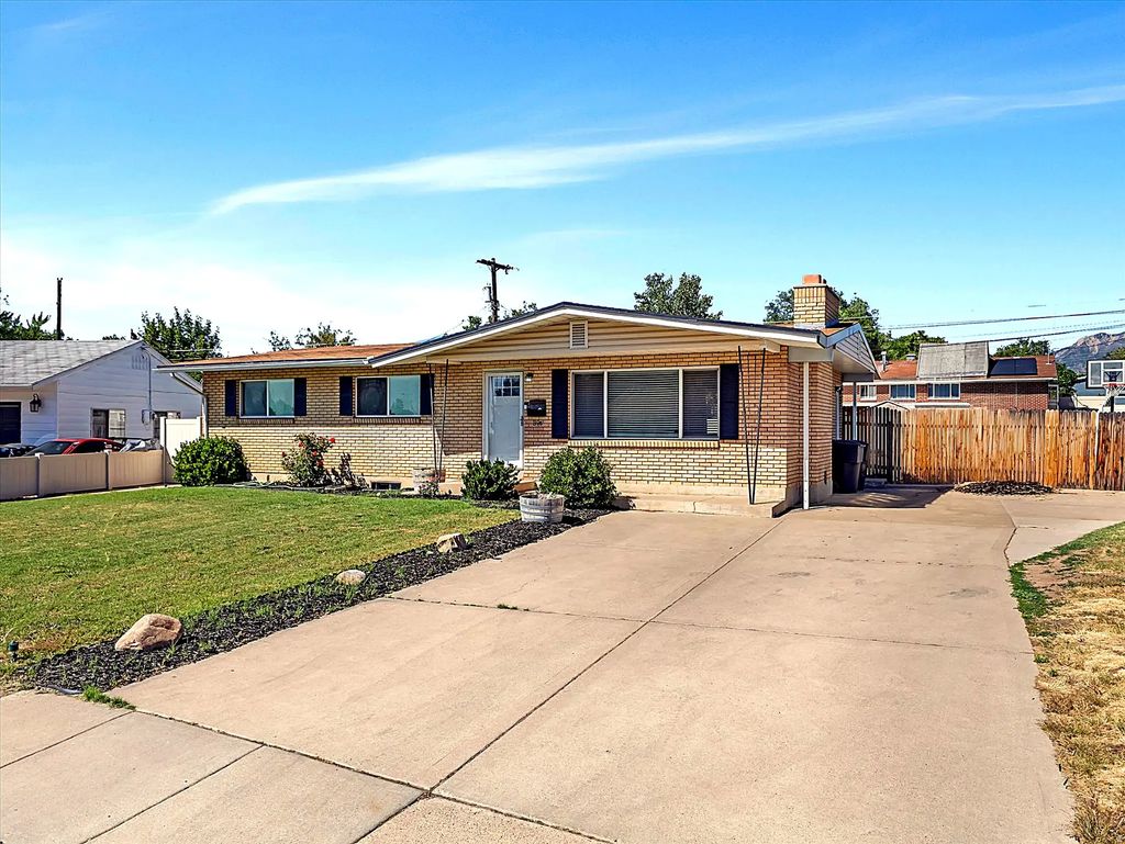 396 W 1130 N, Sunset