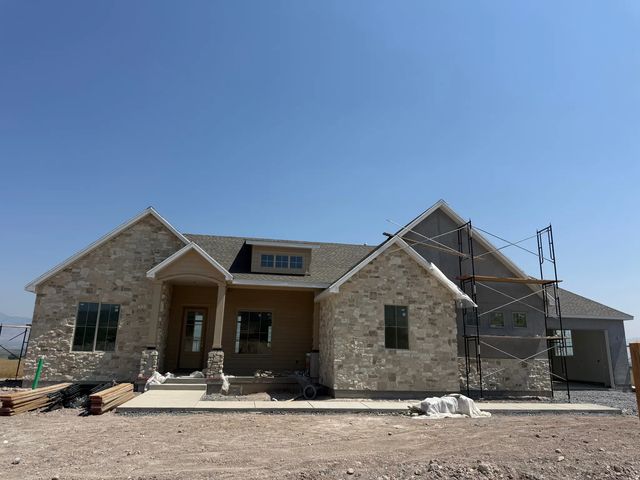 933 N 75 W 64, Mendon