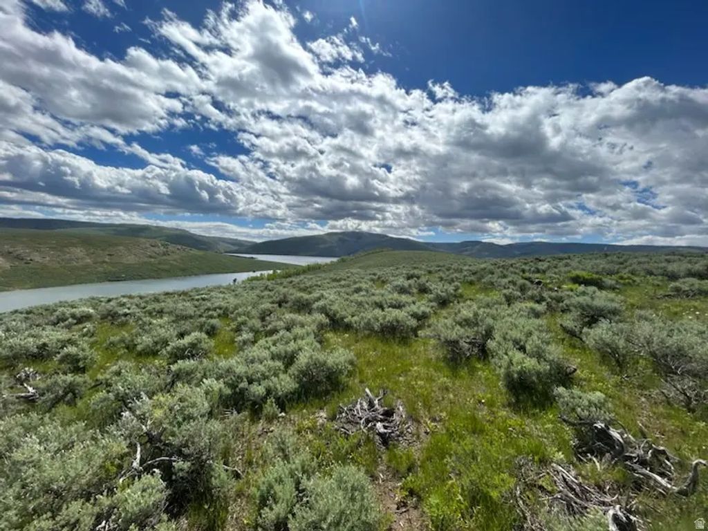 9 Lake View Dr 9, Scofield
