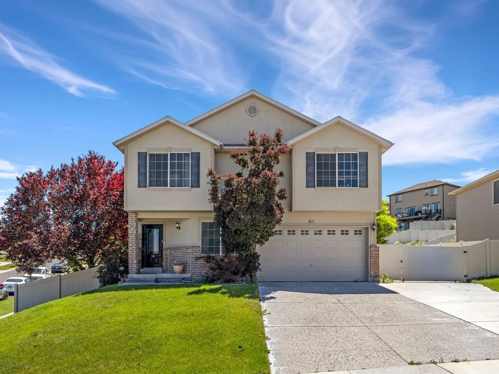 211 W Kestrel Dr, Saratoga Springs