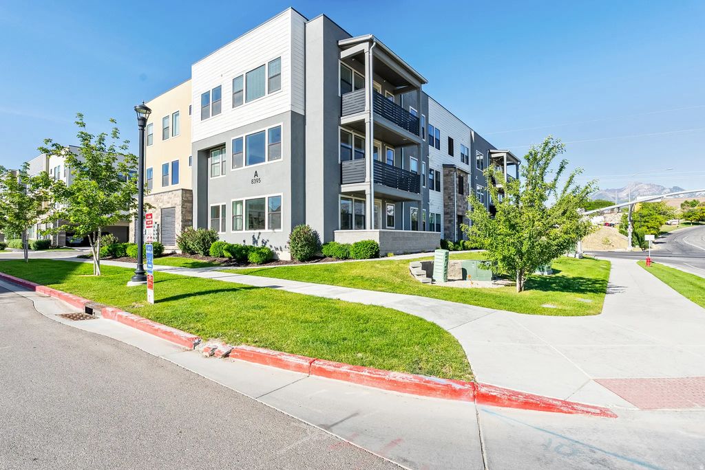 8395 S Iris Lumi Ln 203, Midvale