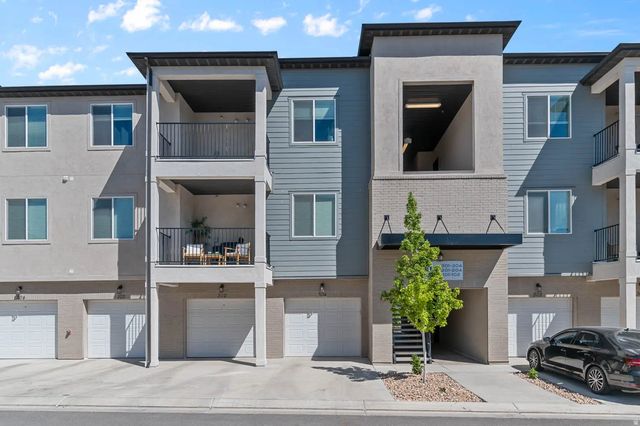 4652 W Proximo Dr S J204, Riverton