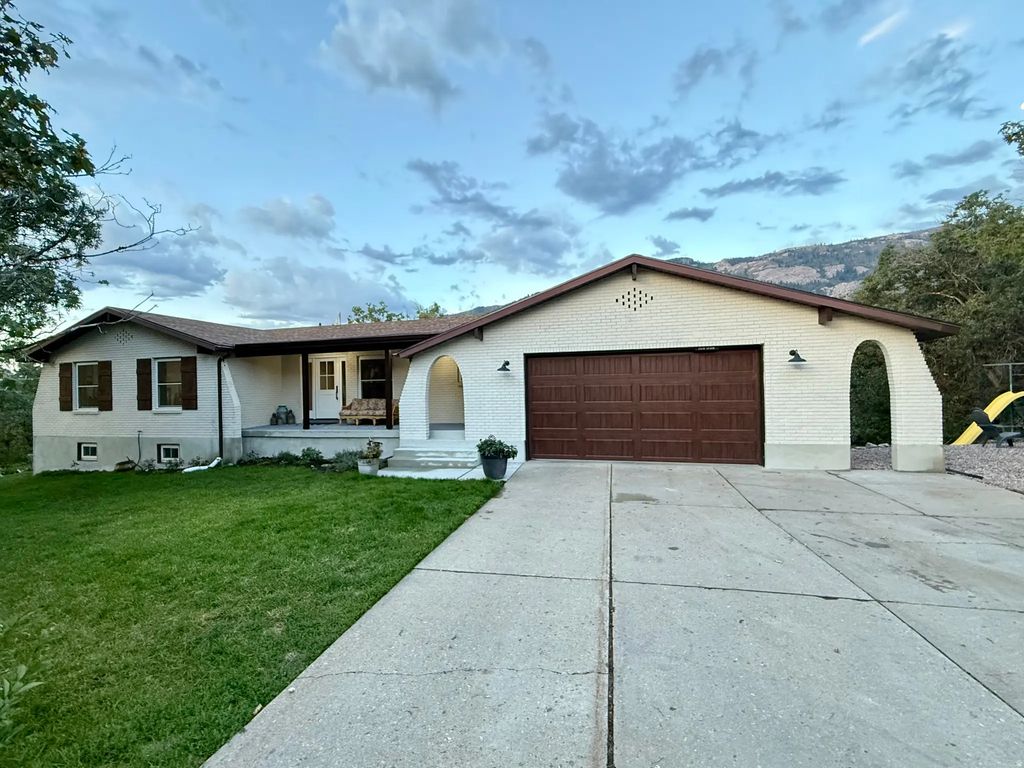 2127 E 5950 N, Eden