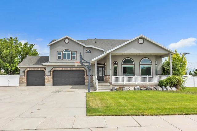 4676 Peak Dr, West Jordan