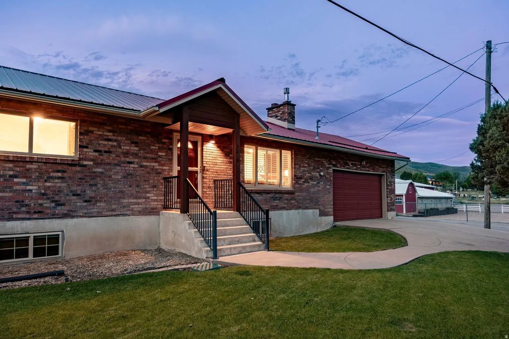 3070 W Old Hwy Rd, Morgan
