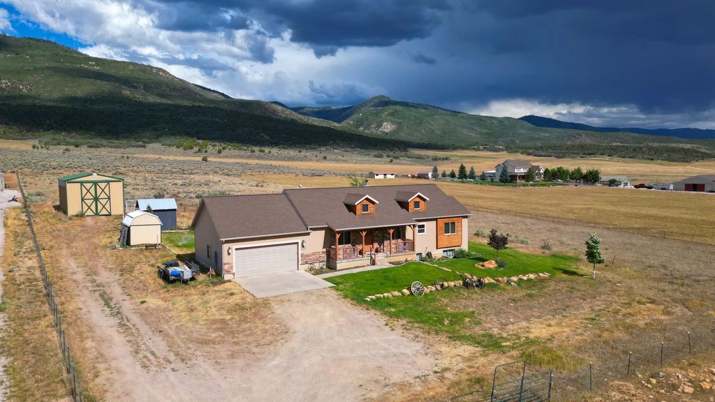 28530 N 11150 E, Fairview