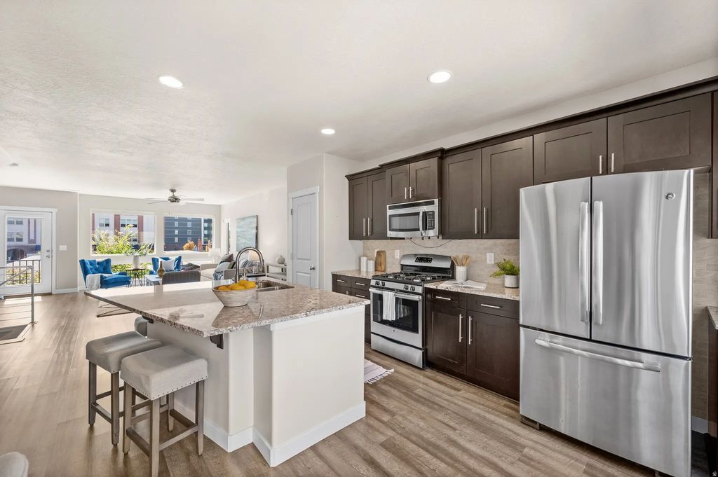 36 W Gilbride Ave, Murray