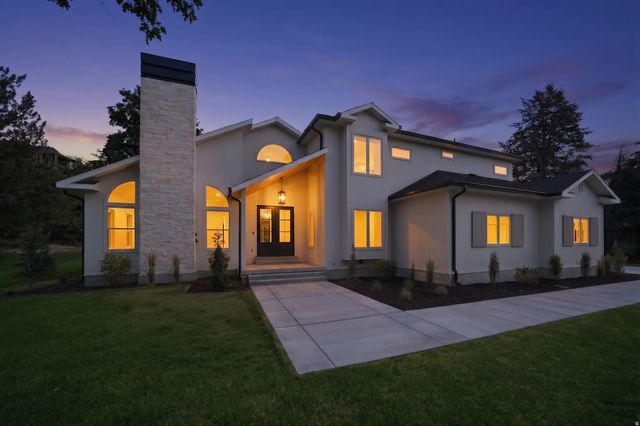 8037 S Royal Ln, Cottonwood Heights