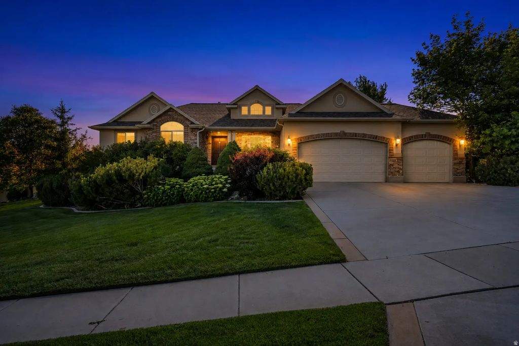 11493 N Flowering Plum Ln, Highland