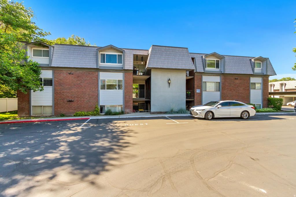 1653 N Hickory Ln, Provo