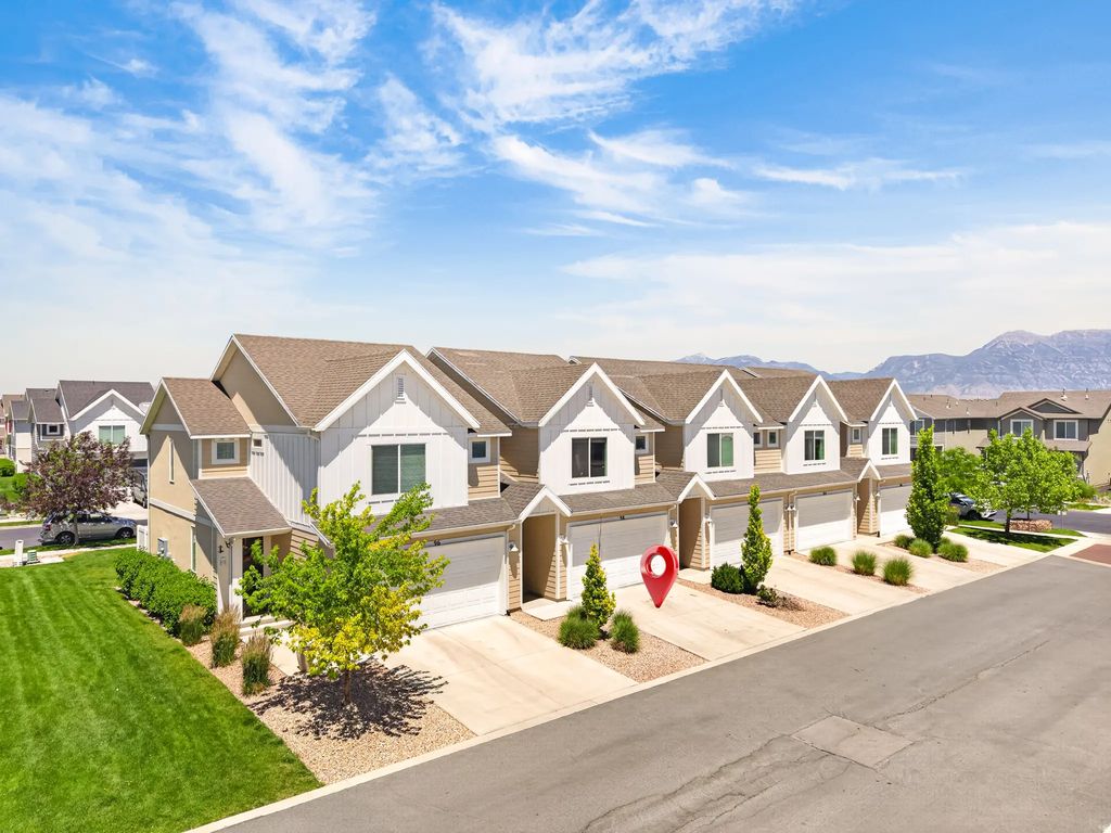 98 E Harmony Ct, Saratoga Springs