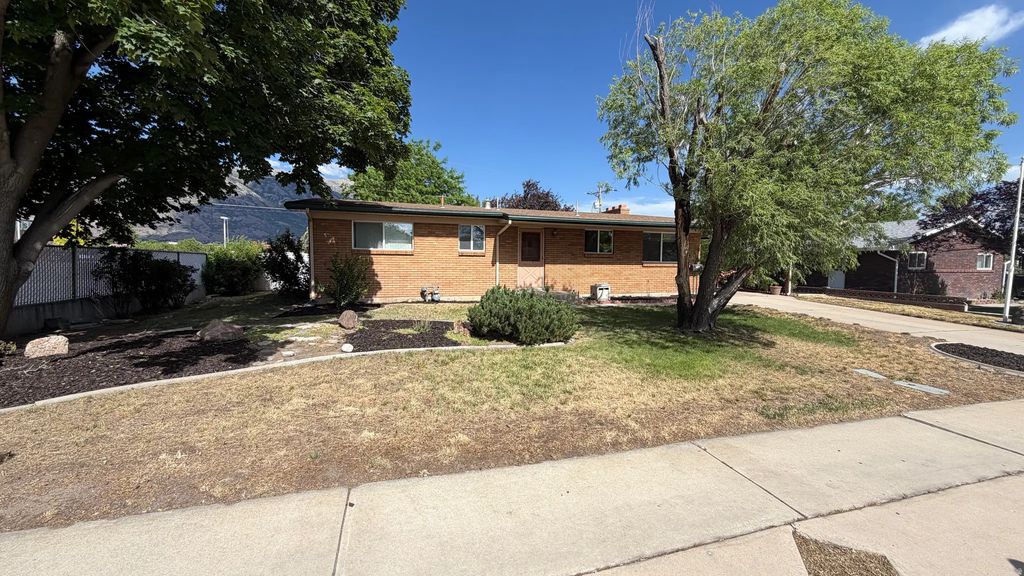 420 N Caveman Blvd E, American Fork