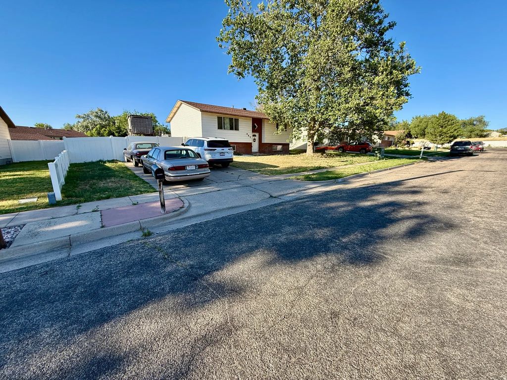 669 W 725 N, Clearfield