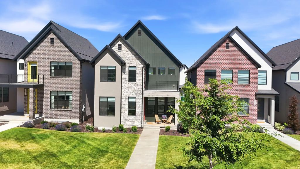 2402 N Sunmore Way, Lehi