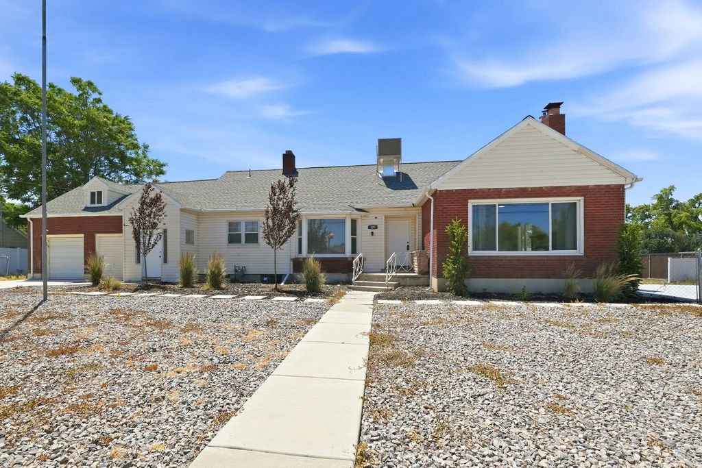 220 E Greenwood Ave, Midvale