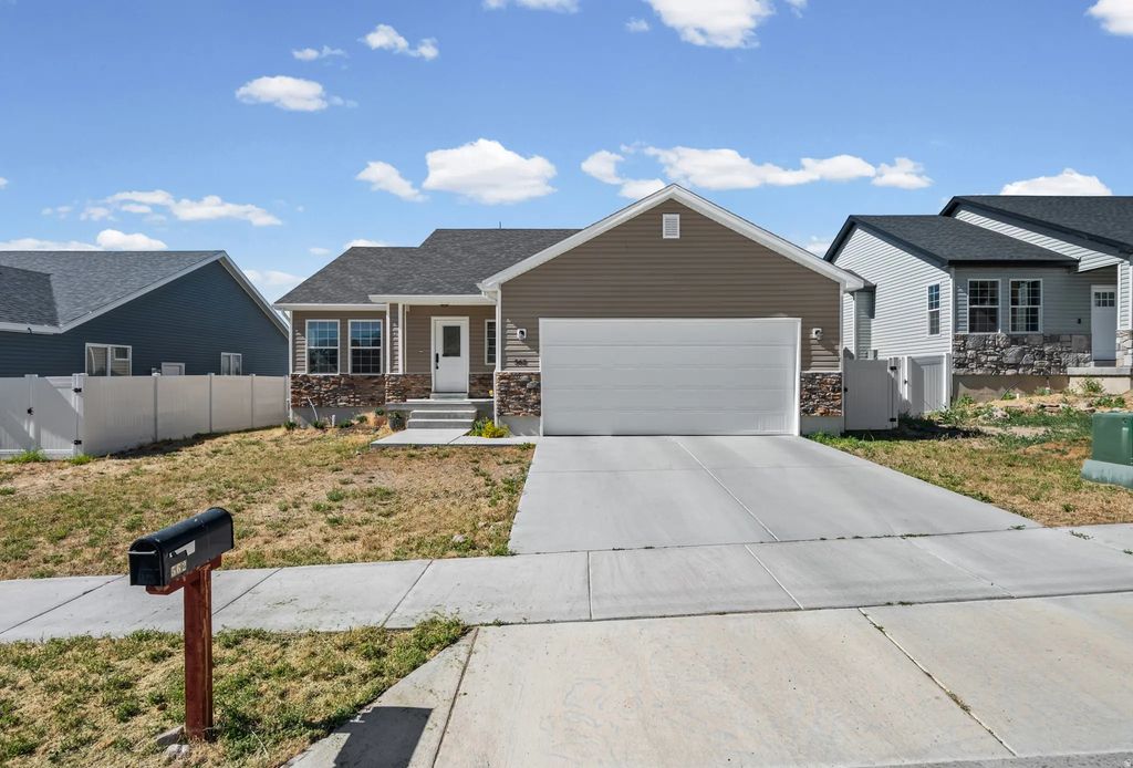 562 W 900 S, Tooele