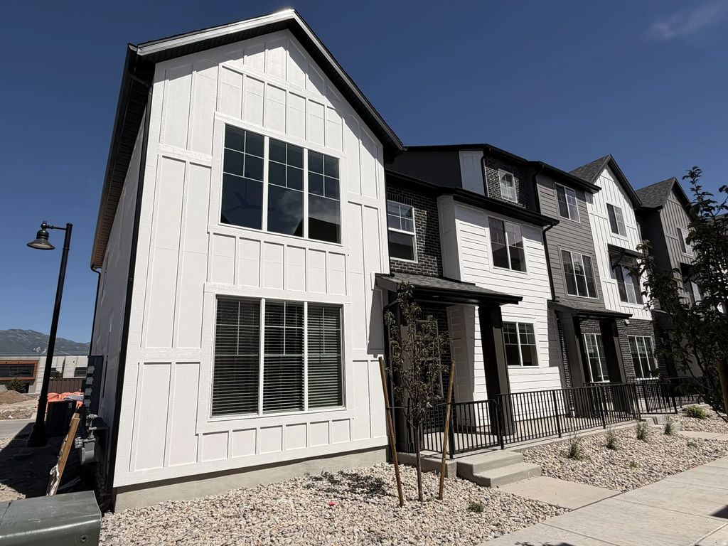 1179 N Downfield Ln W 208, North Salt Lake