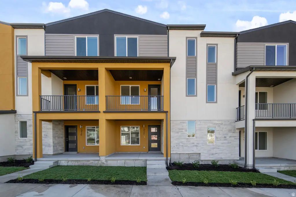 923 W Coalburn Way 103/63, Murray