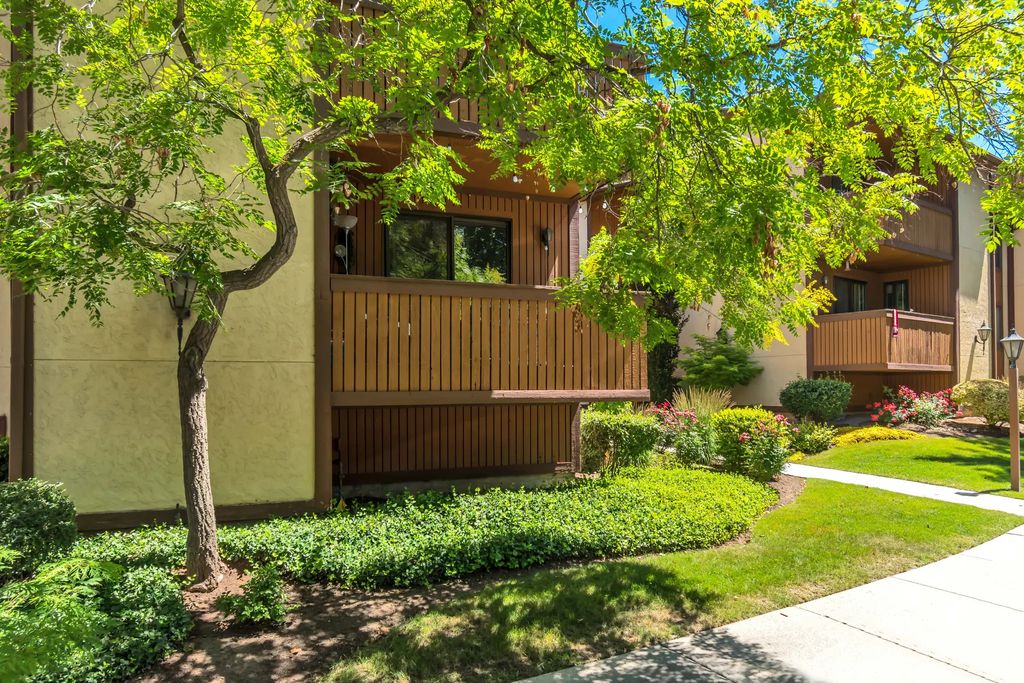 6859 S Countrywoods Cir E17, Midvale