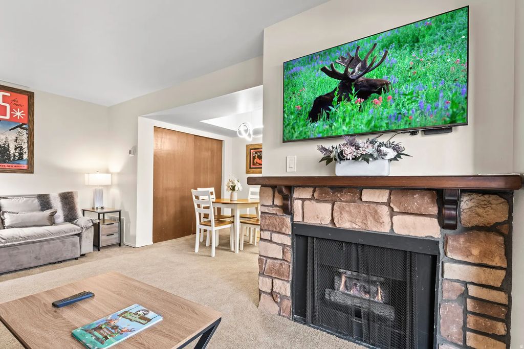 6861 N 2200 W 9b, Park City