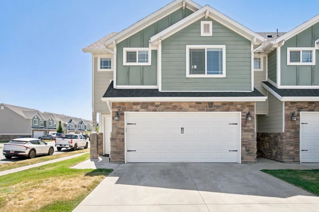 1064 W 2050 S, Syracuse