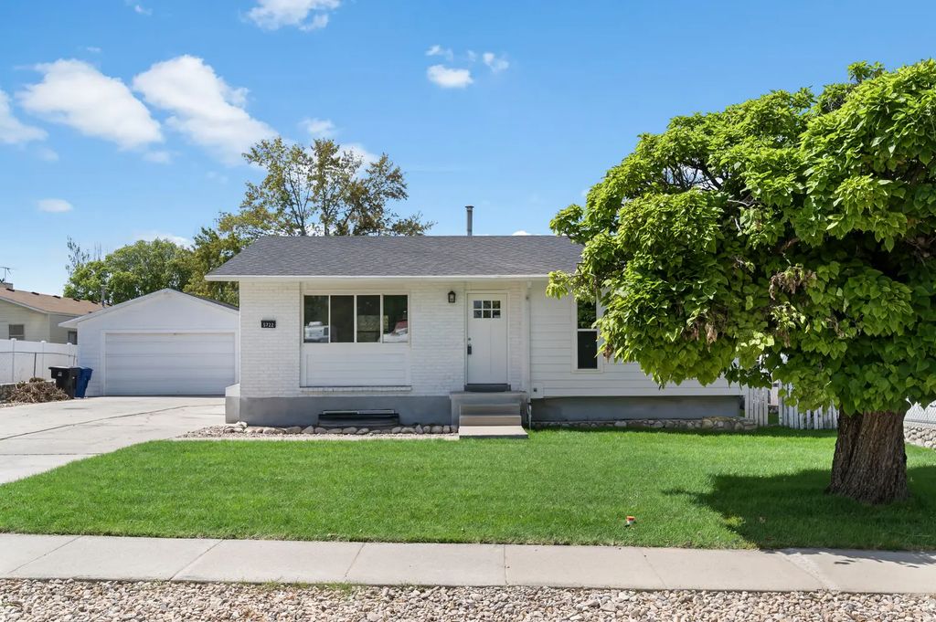 5722 S Gandalf Dr, Taylorsville