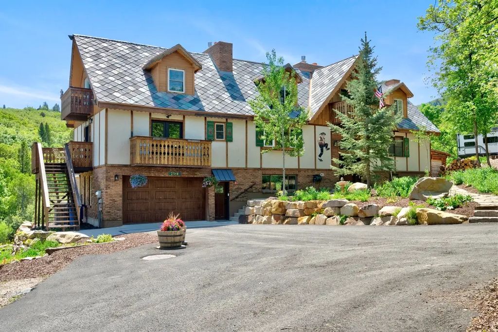 2548 N Nordic Valley Drive Dr, Eden