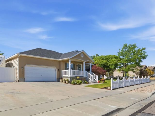 5467 W Mayflower St, West Jordan