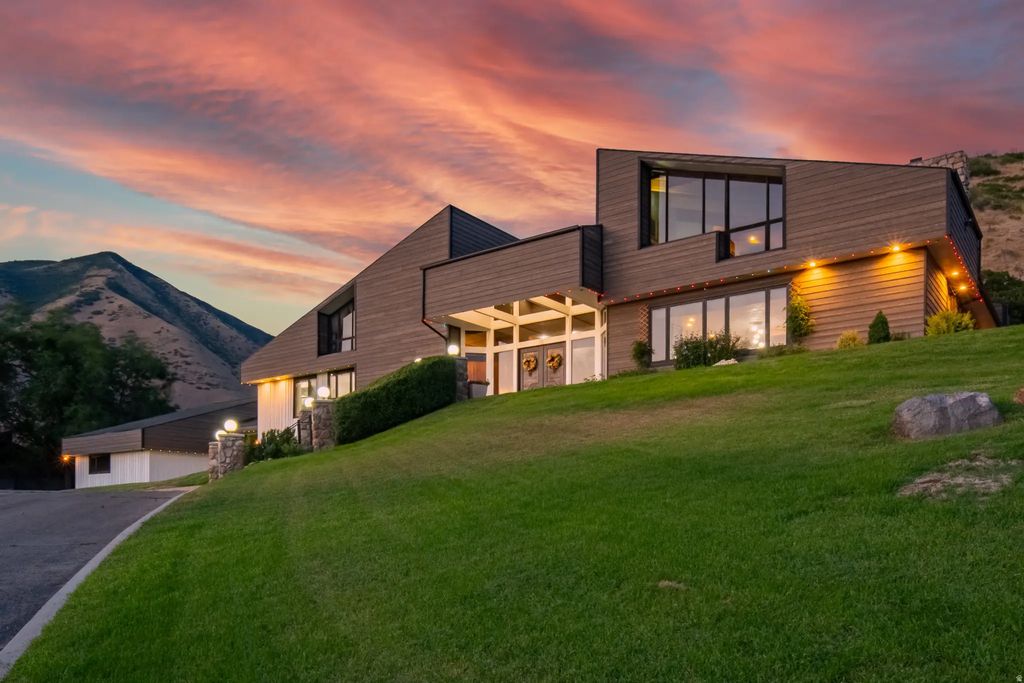 12 N Quiet Meadow Ln, Mapleton