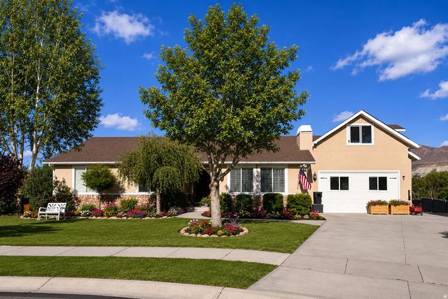 1518 W River Willow Ct, Bluffdale