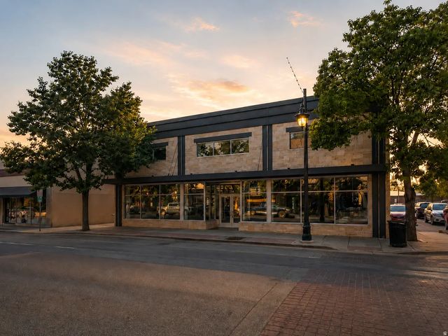 7674 S Main St, Midvale
