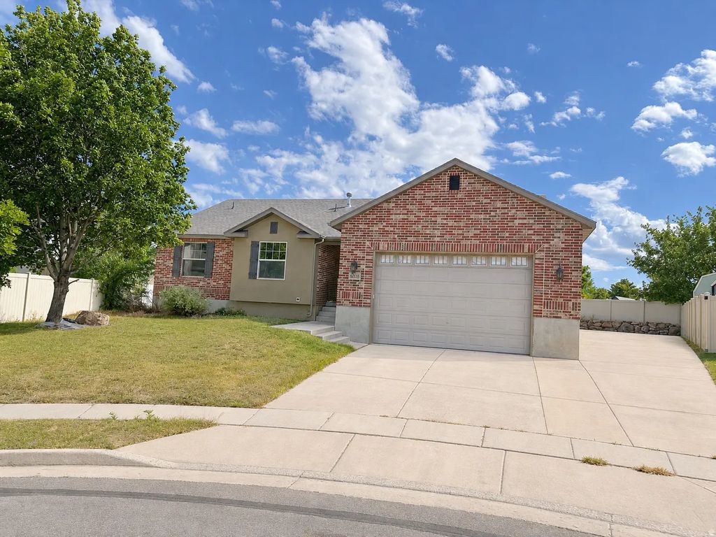6804 S Majestic Rd, West Jordan