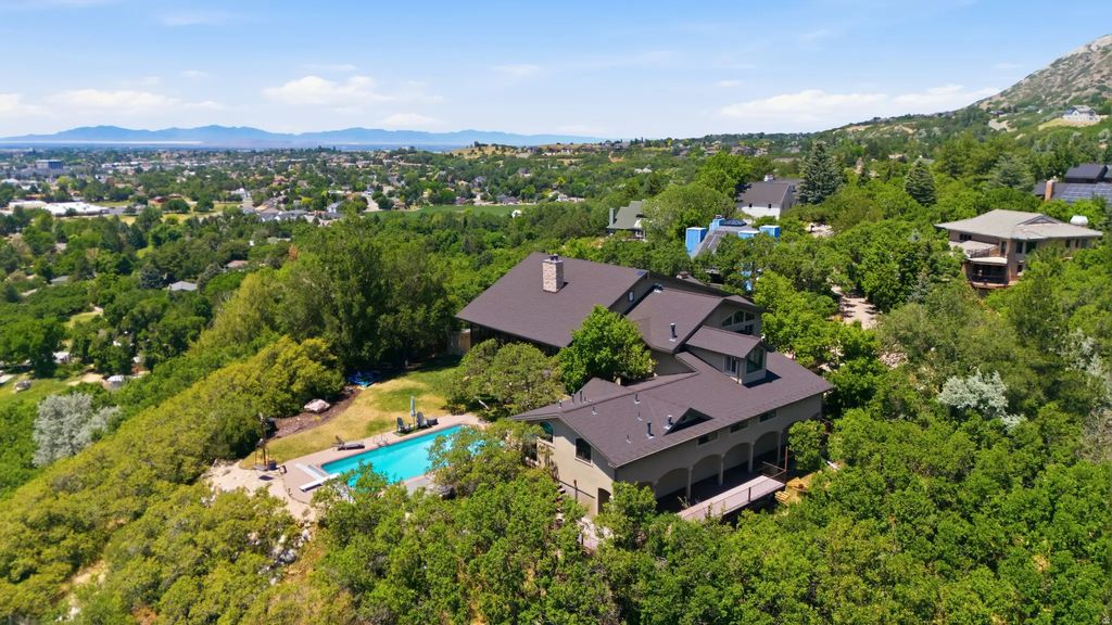 6112 Breeze Cir, Ogden