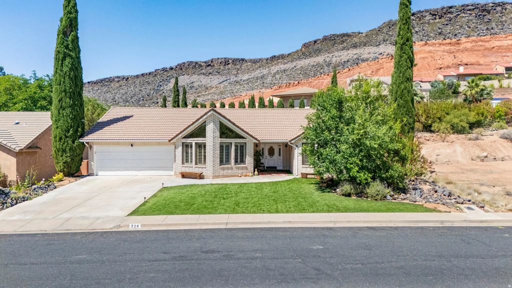 226 S Donlee Dr, St. George