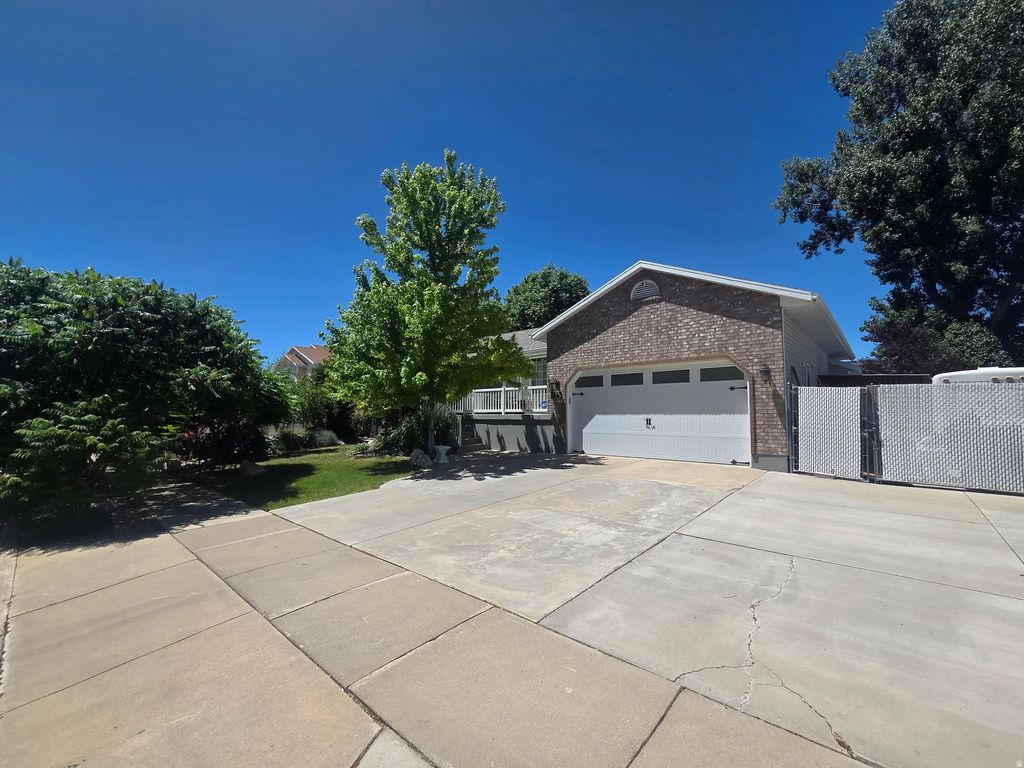 2443 N 950 W, Layton