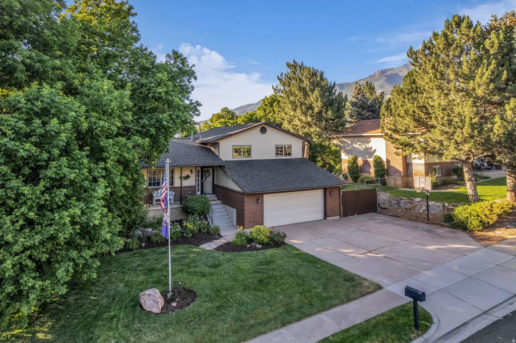 2600 Deer Run Dr, South Weber