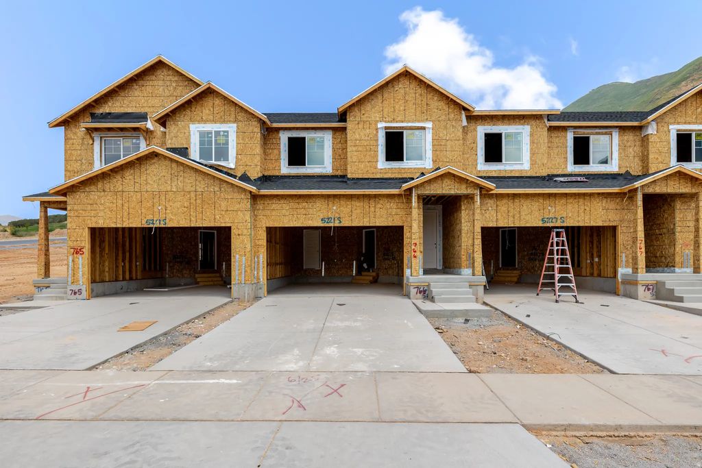 5221 S Plum Ln 766, Mapleton
