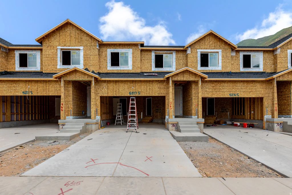 5227 S Plum Ln 767, Mapleton