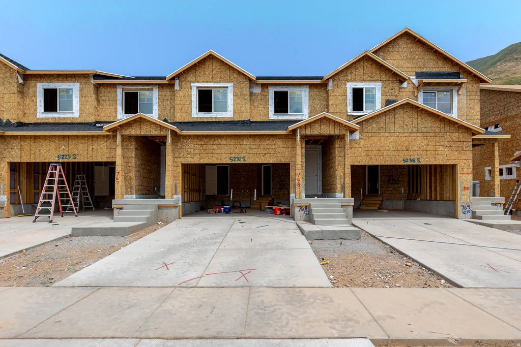 5231 S Plum Ln 768, Mapleton