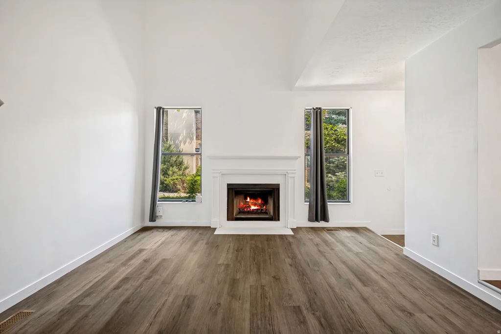 8736 S Oakwood Park Cir, Sandy