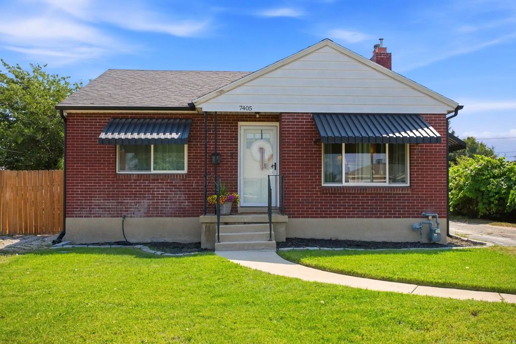 7405 S Locust St, Midvale