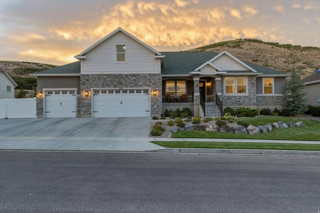 528 W Autumn Hills Blvd, Lehi