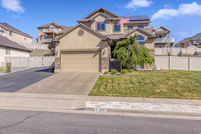 2005 E Redtail Way N, Layton