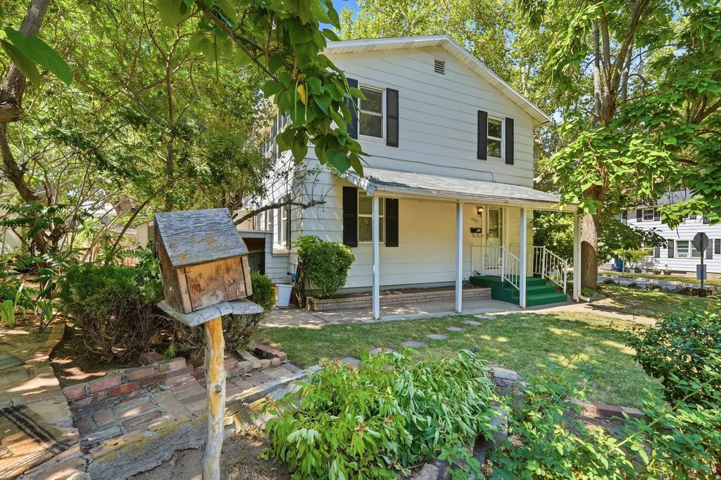 3891 S Grandview Dr E, Ogden