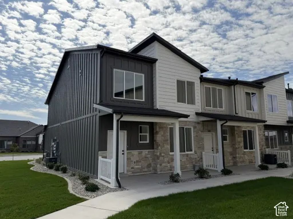 142 E 2350 N 60, North Ogden